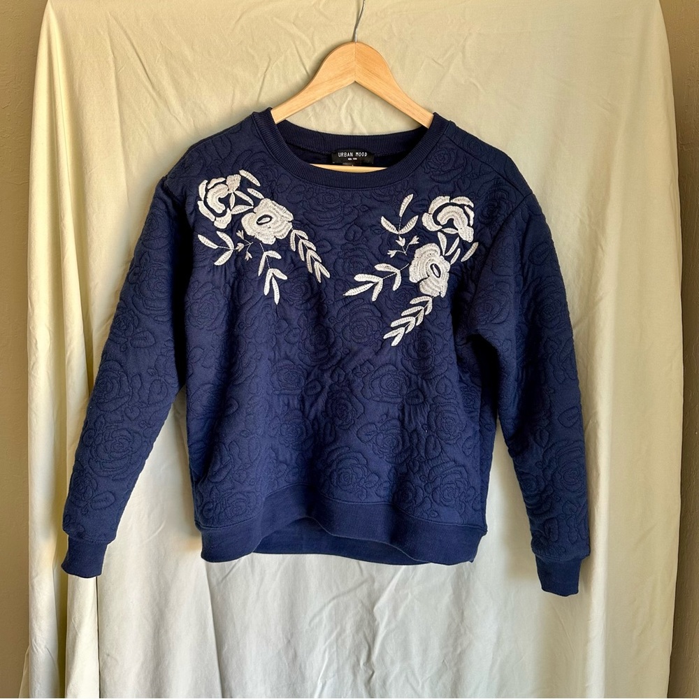 Urban Mood QUILTED & EMBROIDERED navy pullover with gorgeous rose motifs!